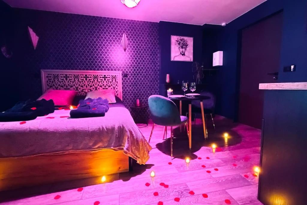 Love Room L' Orientale / Jacuzzi / Sauna Chateau-Landon Экстерьер фото